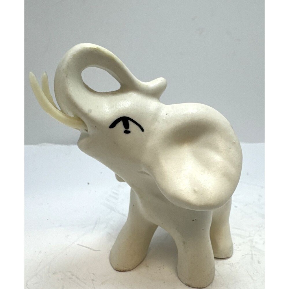Trio Vintage Miniature Elephant Family Set of 3 Japan Bone China Dad Mom Baby - Picture 2 of 16